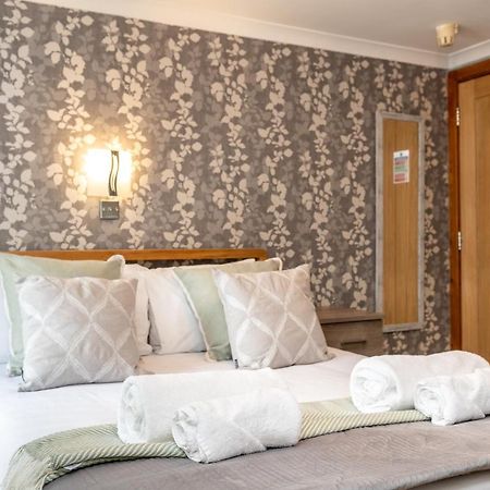 The New Lodge Pontardawe Extérieur photo