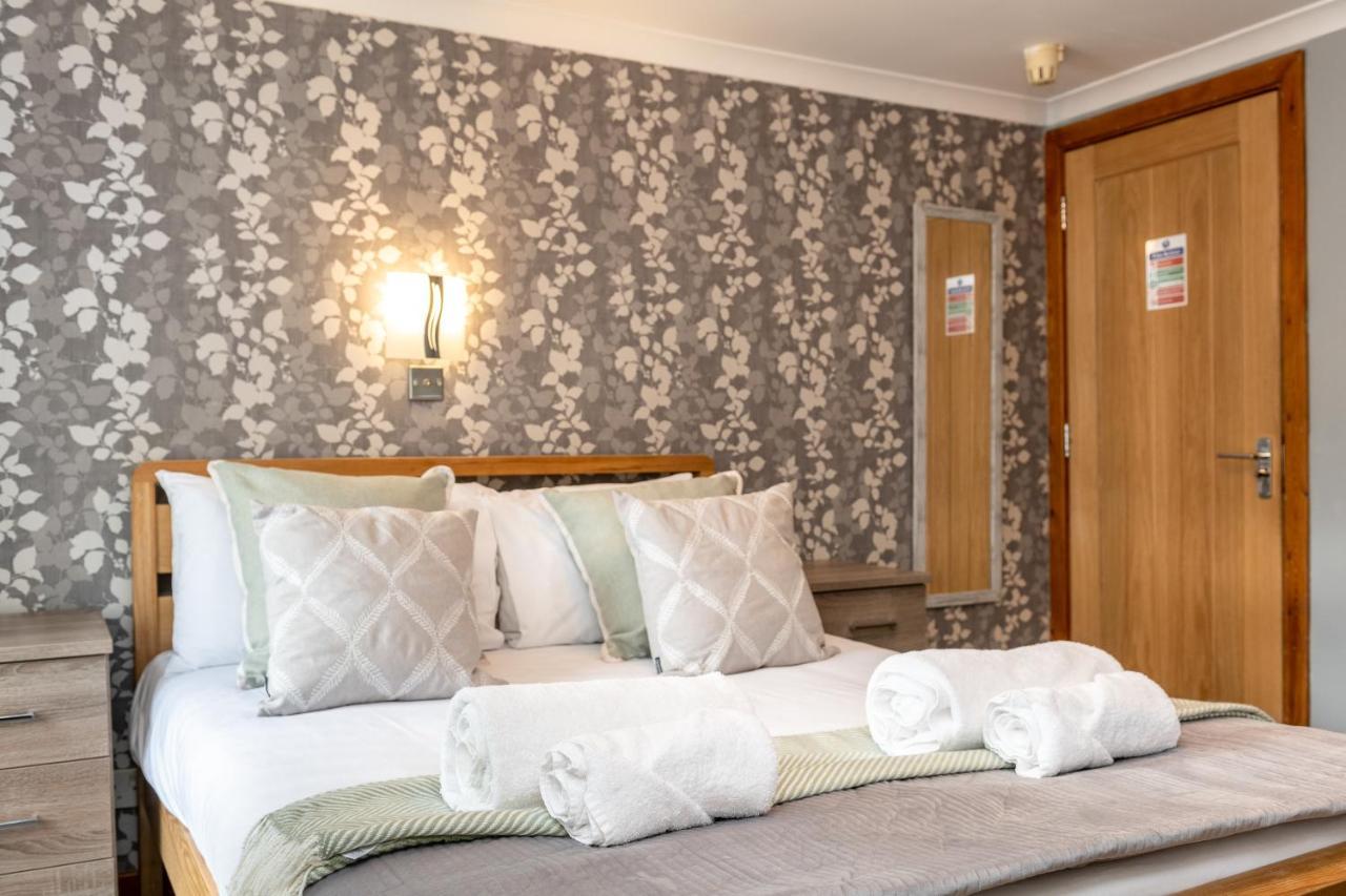 The New Lodge Pontardawe Extérieur photo