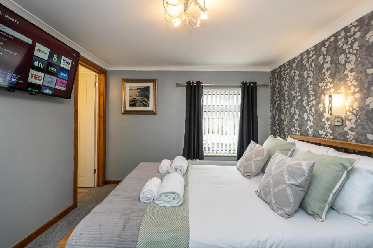 The New Lodge Pontardawe Extérieur photo