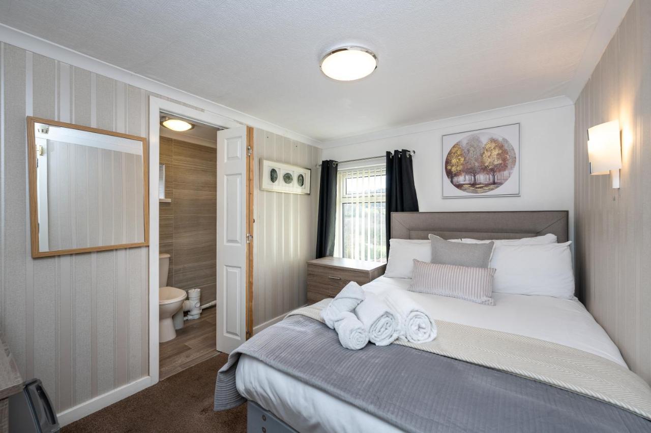 The New Lodge Pontardawe Extérieur photo