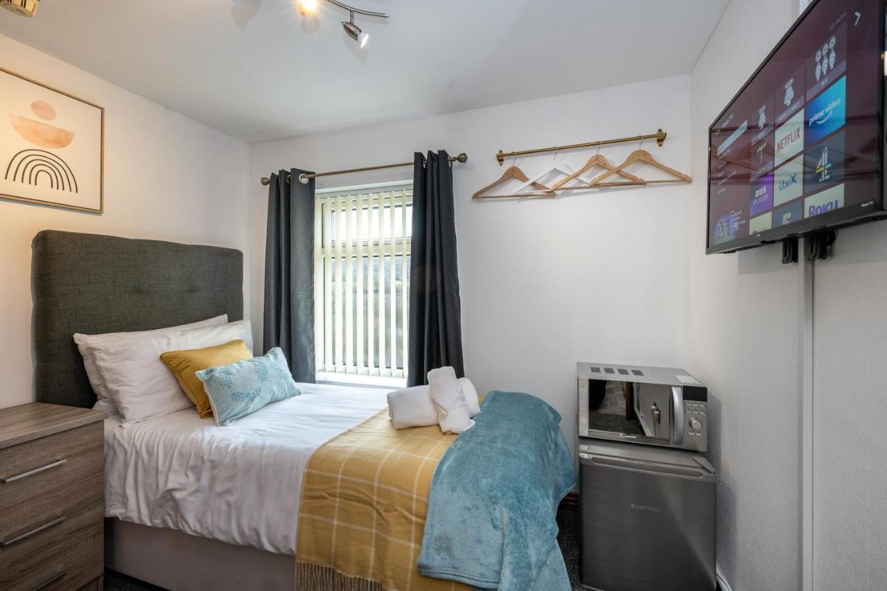 The New Lodge Pontardawe Extérieur photo
