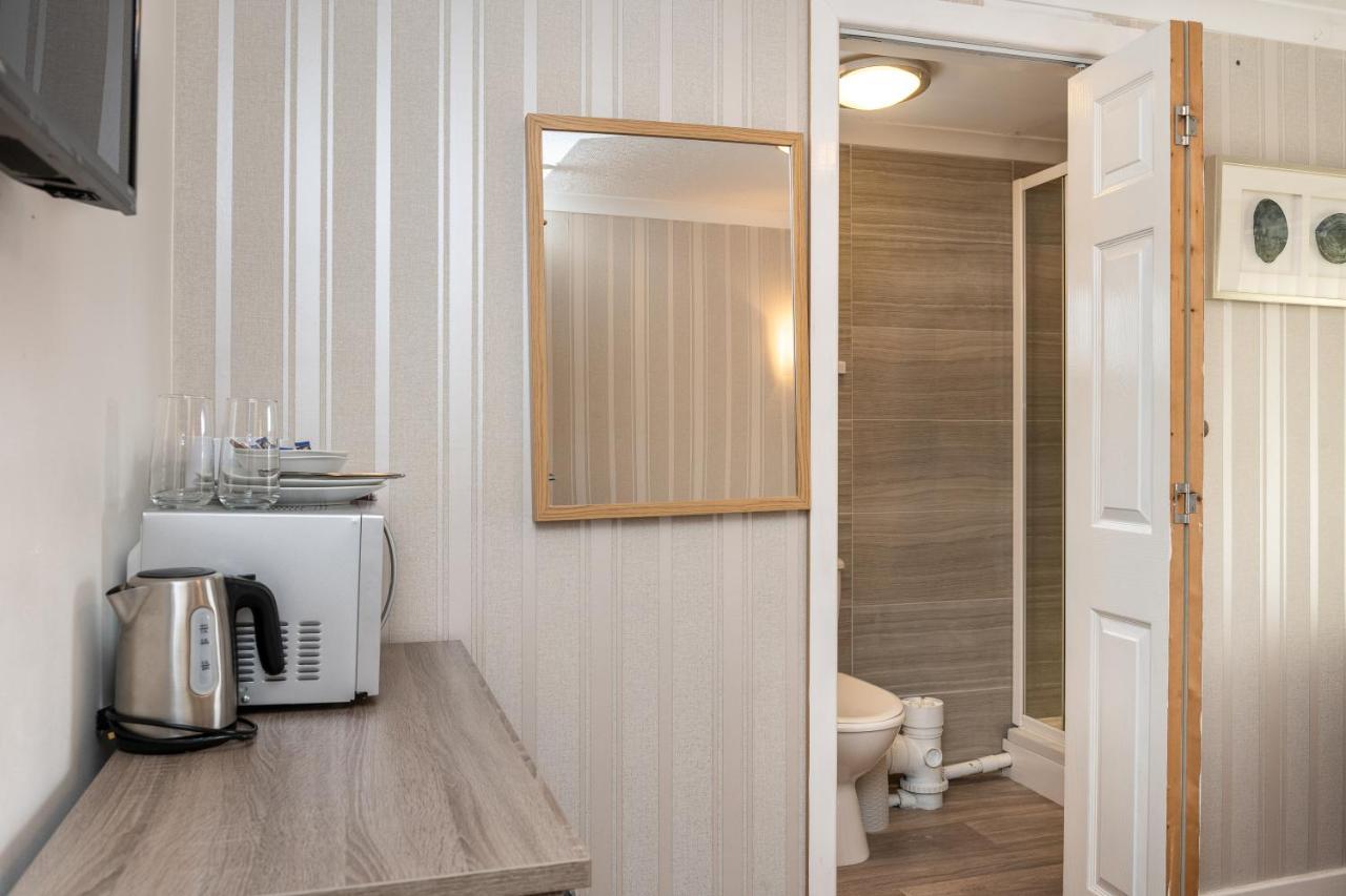 The New Lodge Pontardawe Extérieur photo
