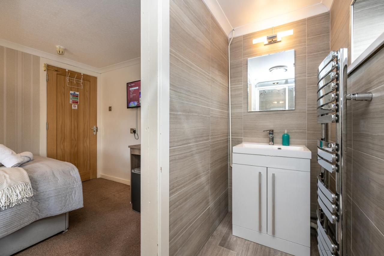 The New Lodge Pontardawe Extérieur photo