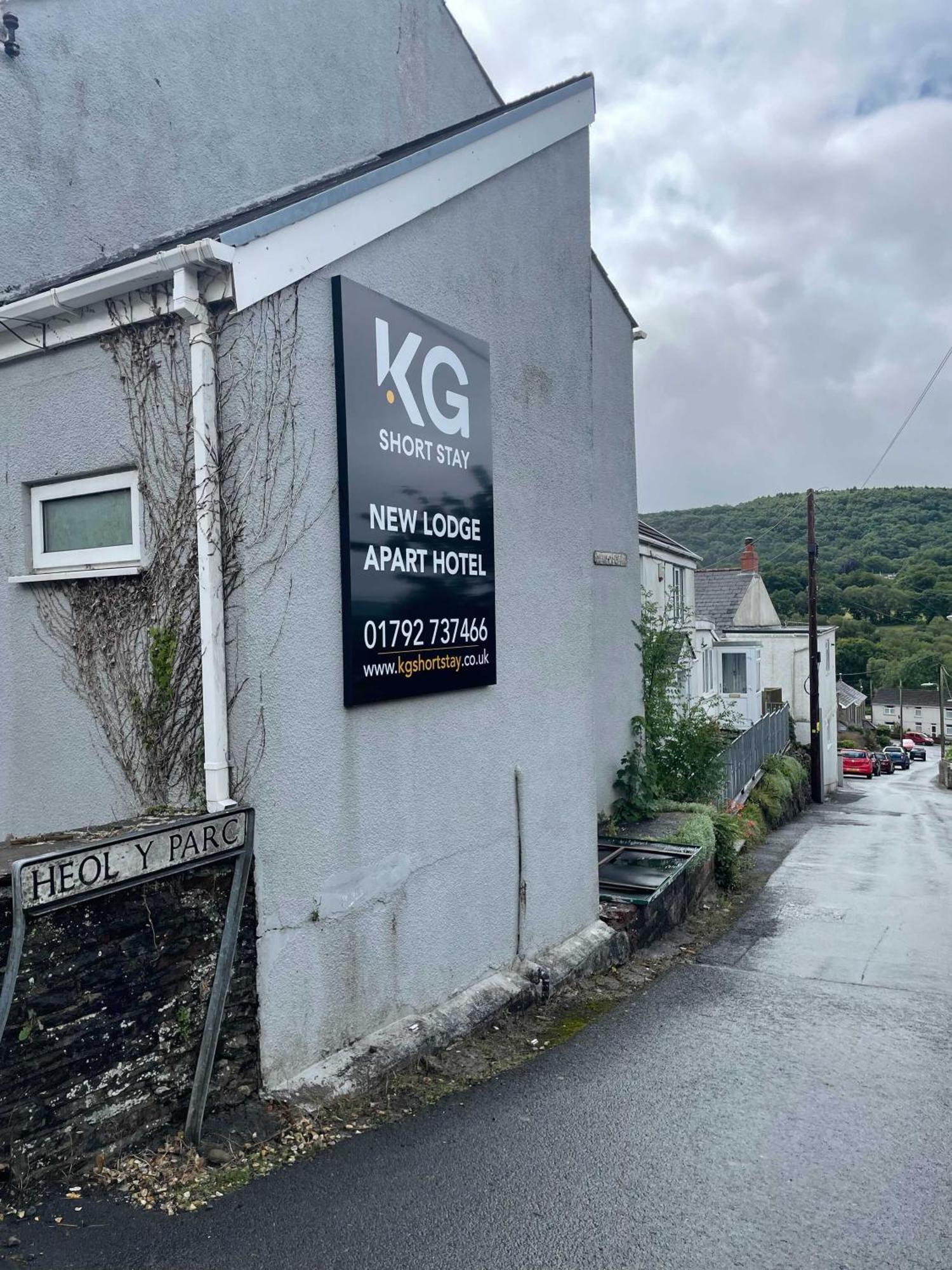 The New Lodge Pontardawe Extérieur photo