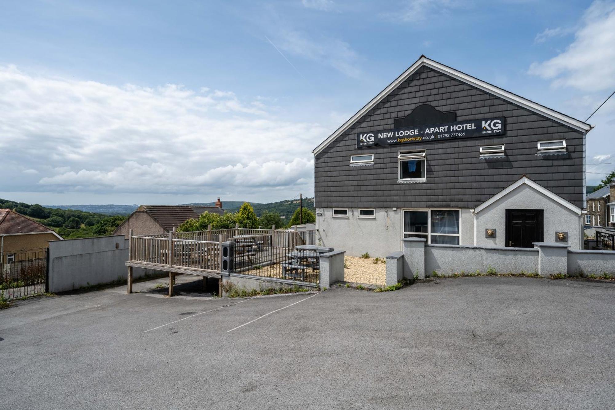 The New Lodge Pontardawe Extérieur photo