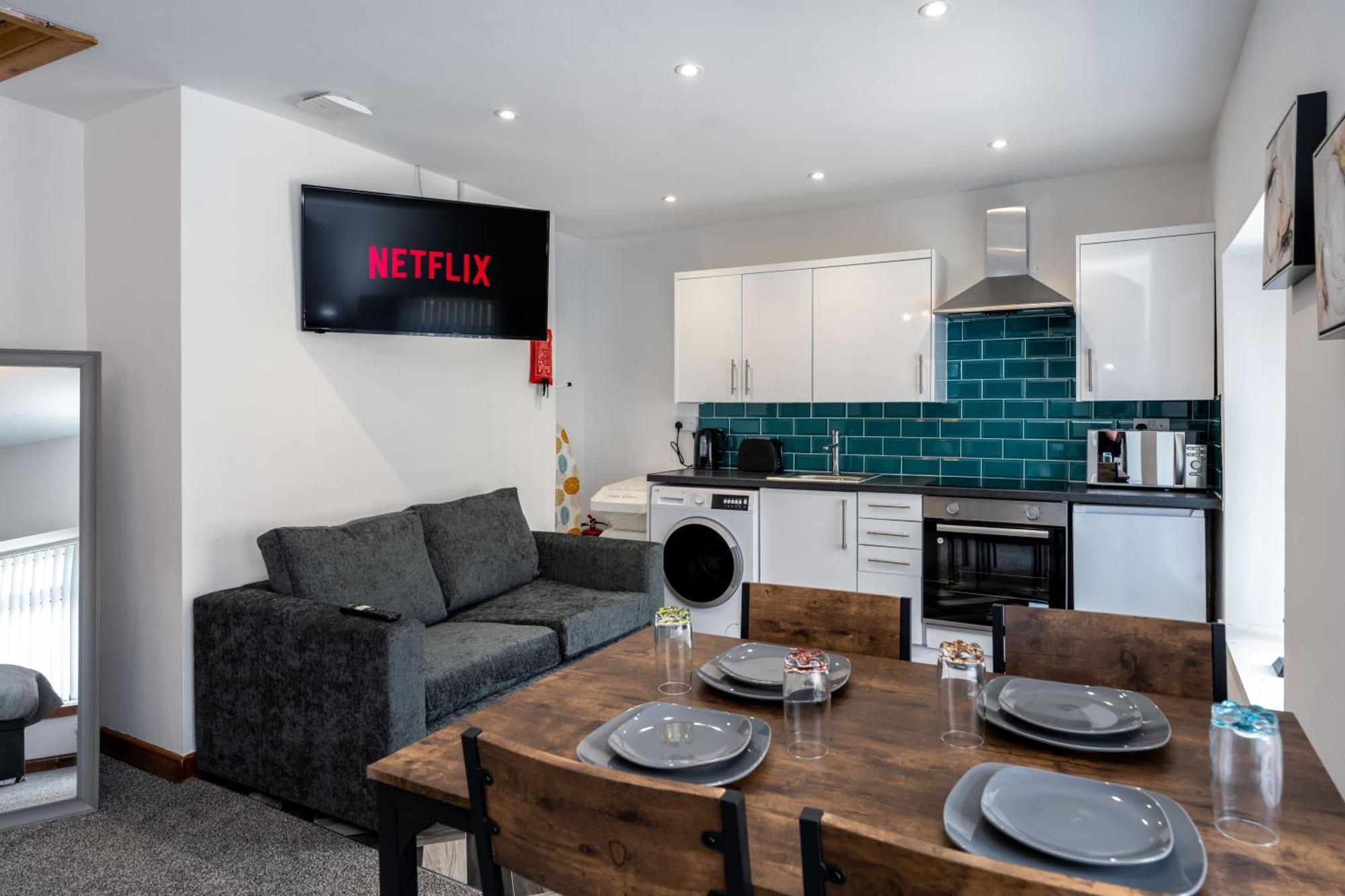 The New Lodge Pontardawe Extérieur photo