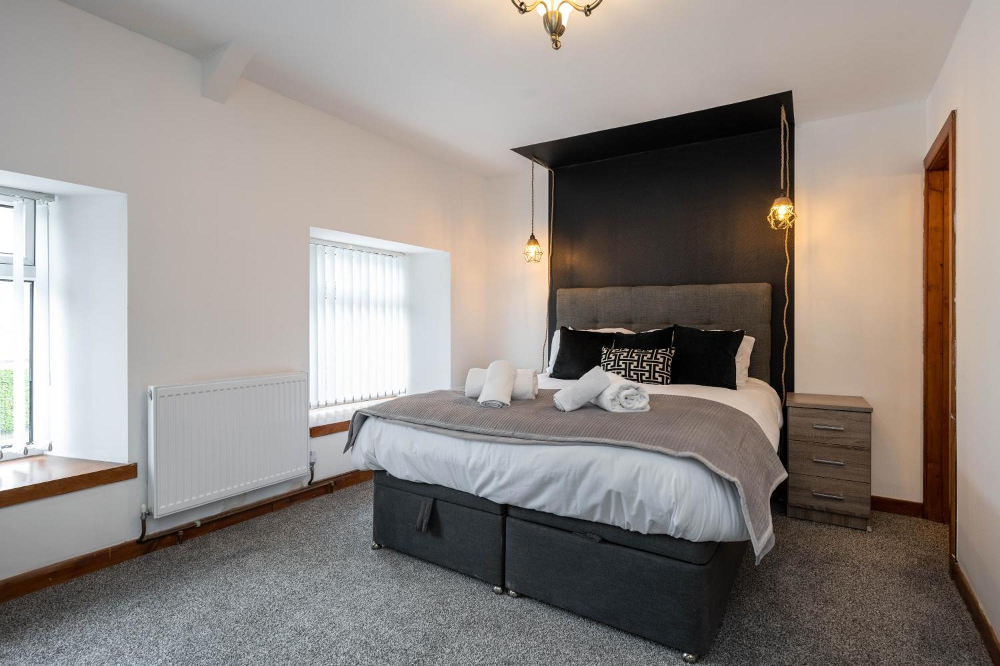 The New Lodge Pontardawe Extérieur photo